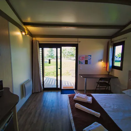 Θέρετρο & Les Voiles Du Grand Large Meyzieu