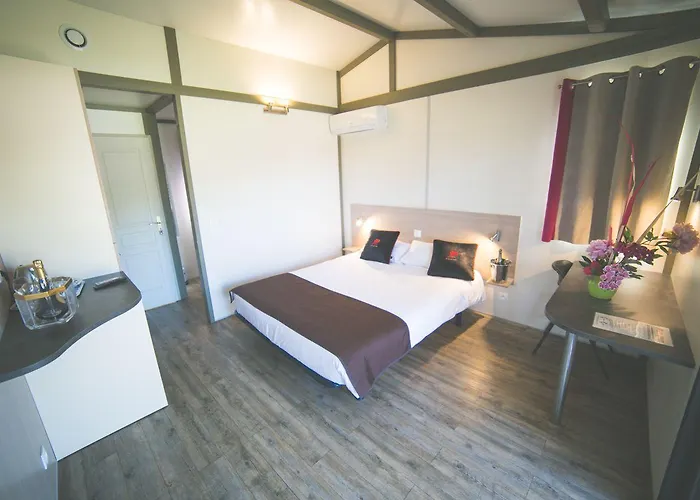 Θέρετρο & Les Voiles Du Grand Large 3*